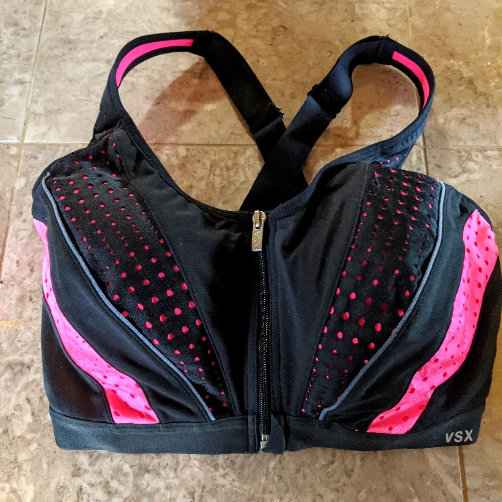 Victoria's secret VSX sports bra size 32DDD♥️💋